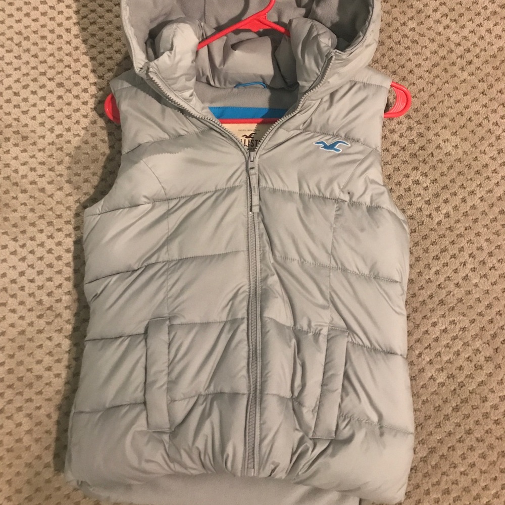 Cute grey Hollister vest!New with tags! Never worn